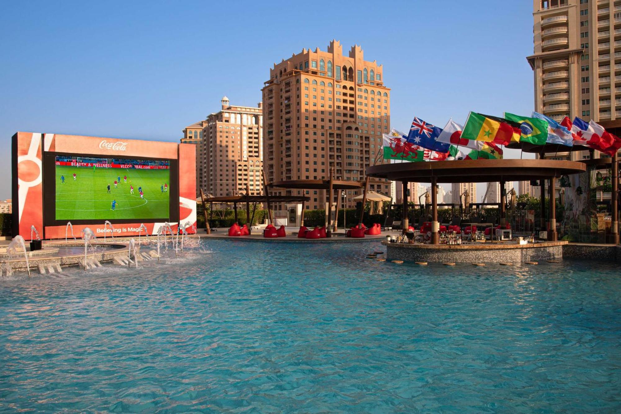 Hilton Doha The Pearl Hotel Exterior photo